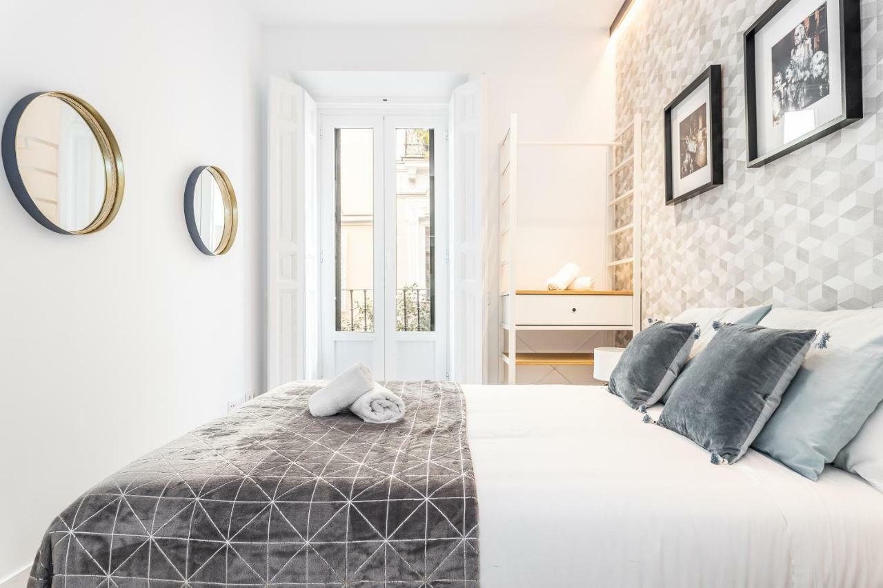 Apartament Waou Gran Via Es Mia - Corta Duracion Madryt Zewnętrze zdjęcie
