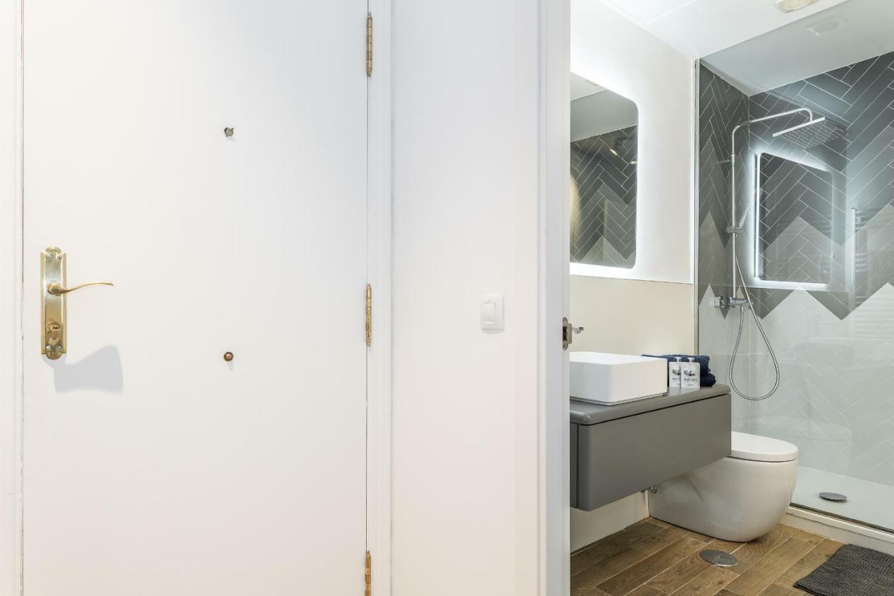 Apartament Waou Gran Via Es Mia - Corta Duracion Madryt Zewnętrze zdjęcie